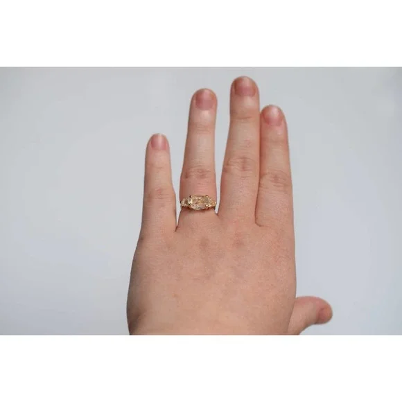 Size 6 Gold Engagement Ring, 14k Solid Gold, Three Stone Wedding Ring Ro… - Picture 4 of 5